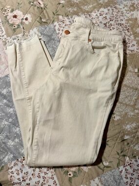 a.n.a Cream Skinny Jeans - High Rise Slim Fit